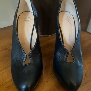 Giuseppe Zanotti Designs Black Pumps